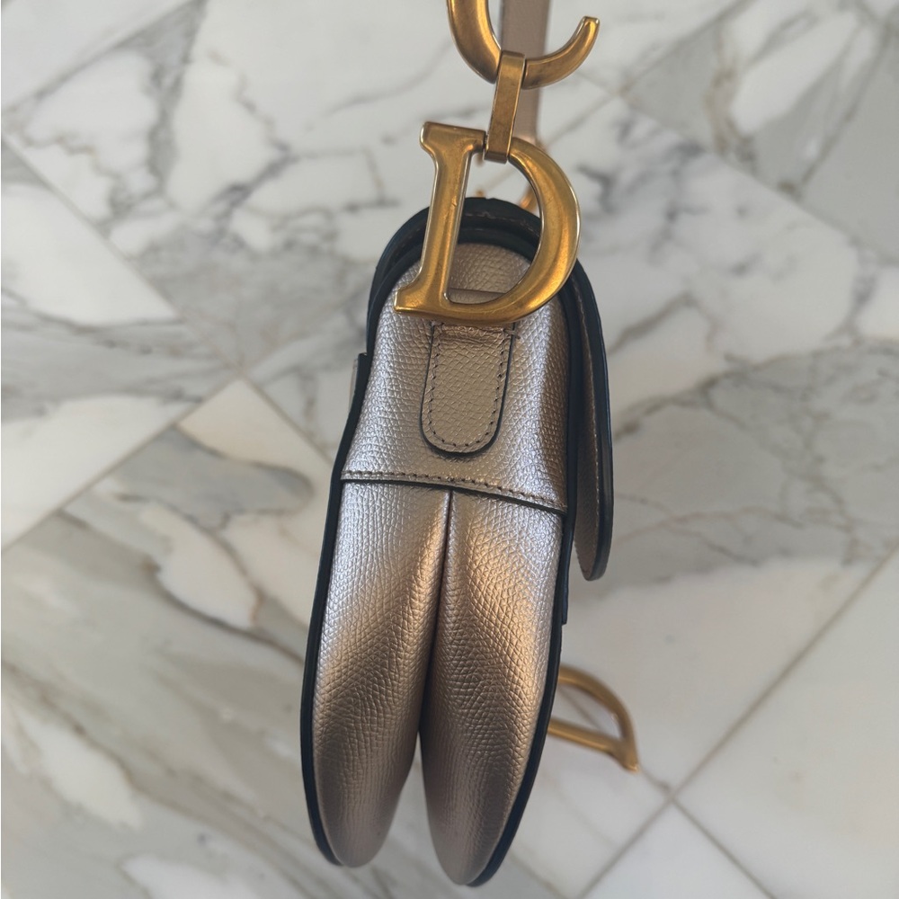 Metallic Grained Calfskin Saddle Bag Gold - Picture 5 of 11